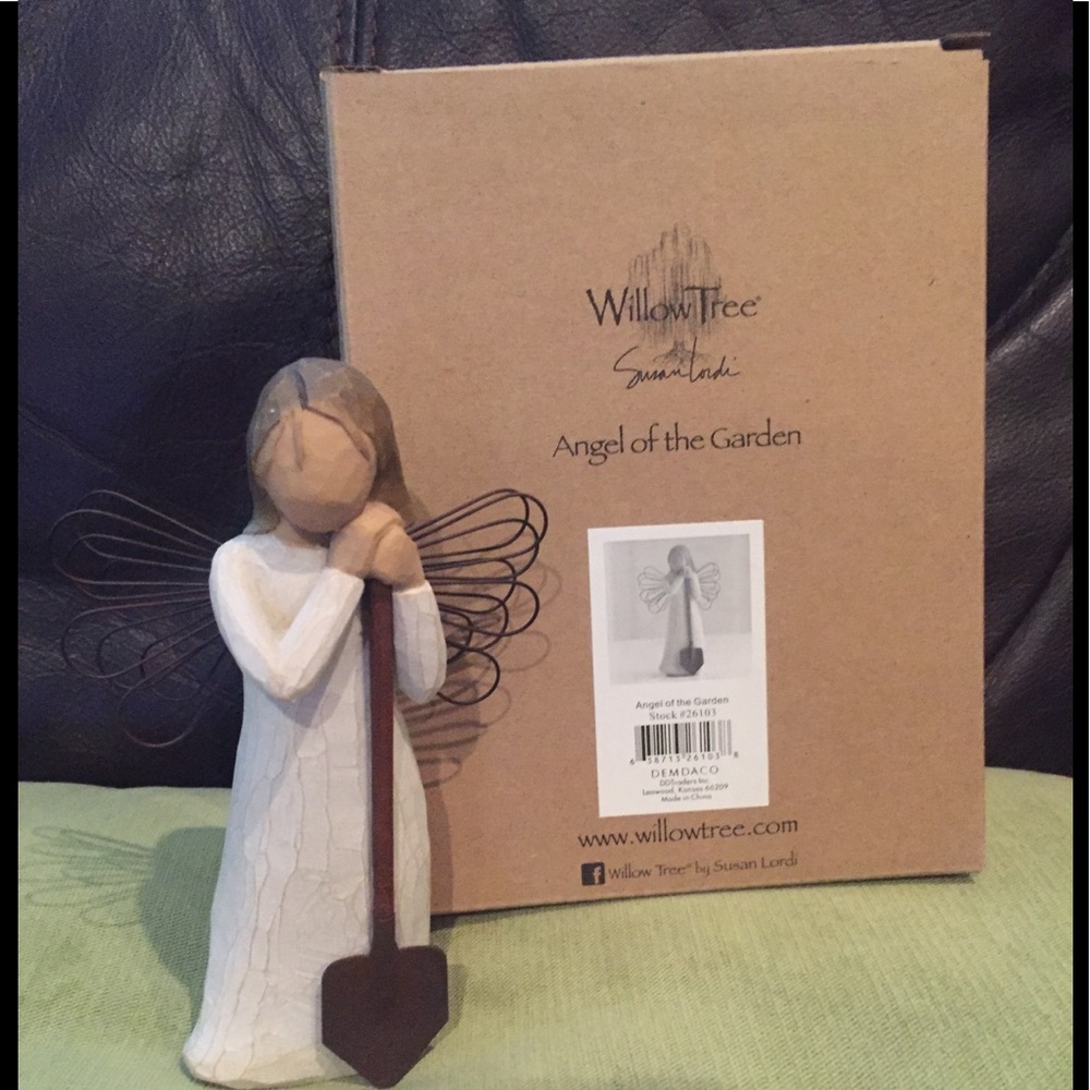 Willow Tree Angel Of The Garden figurine.
